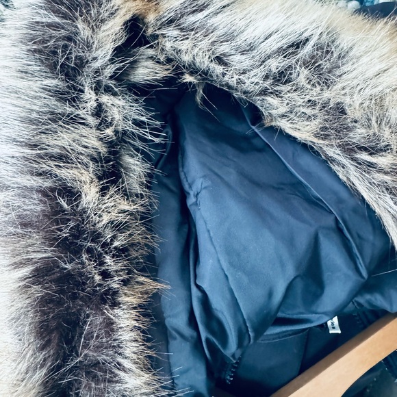 Barbour Hollies Jacket - Picture 2 of 11